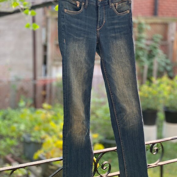 Low-Rise Skinny Ankle Jeans with Front Zipper Detail - Picture 3 of 7